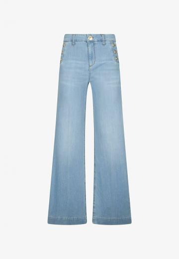 Клешеные джинсы