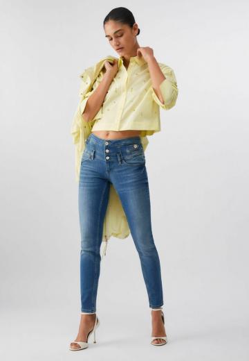 Узкие джинсы