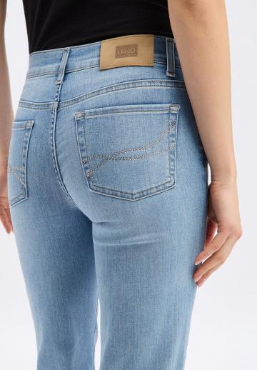 Прямые джинсы