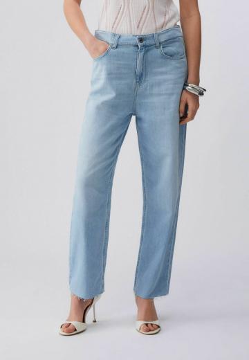 Прямые джинсы
