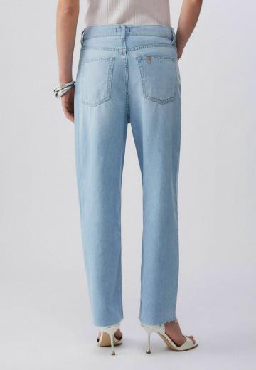 Прямые джинсы