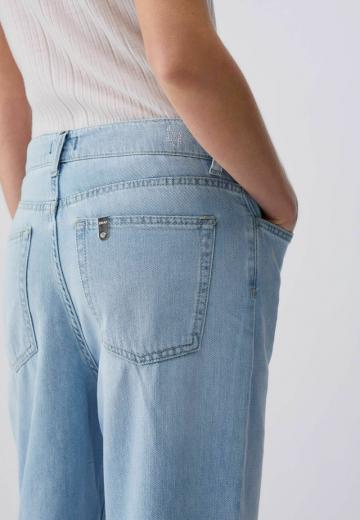 Прямые джинсы