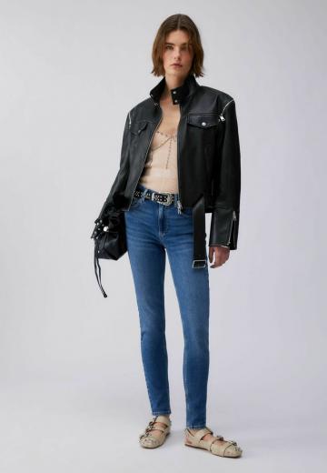 Узкие джинсы