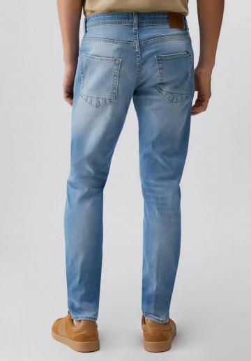 Узкие джинсы