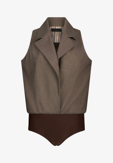 Блузка без рукавов