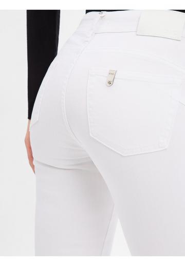 Короткие джинсы