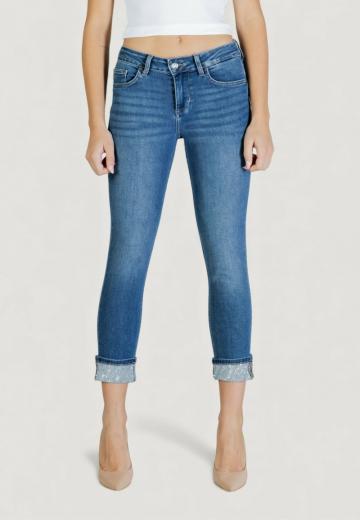 Короткие джинсы