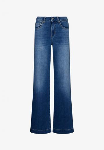 Клешеные джинсы