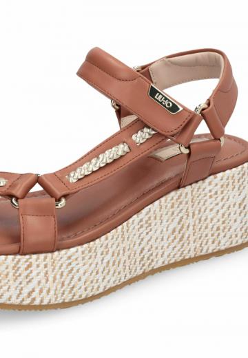 Босоножки на платформе