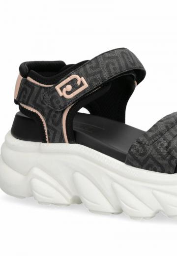 Босоножки на танкетке