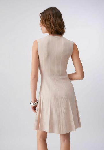 Вязаное платье