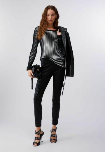 Пуловер в полоску