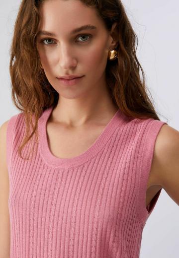 Пуловер без рукавов