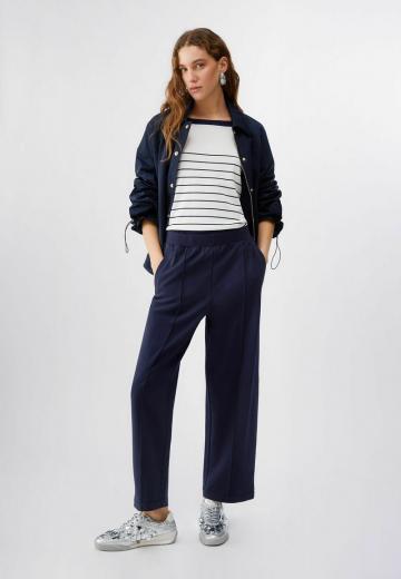 Пуловер в полоску