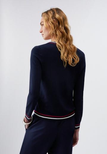 Пуловер в полоску