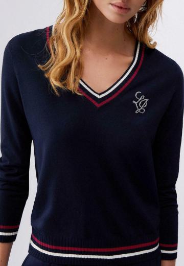 Пуловер в полоску