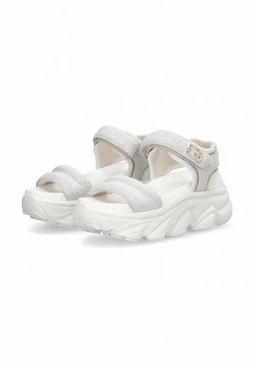 Босоножки на танкетке