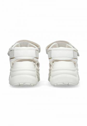 Босоножки на танкетке