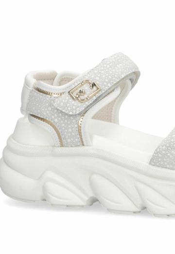 Босоножки на танкетке