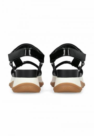 Босоножки на танкетке