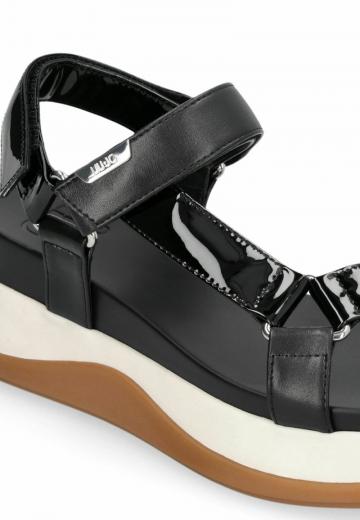 Босоножки на танкетке