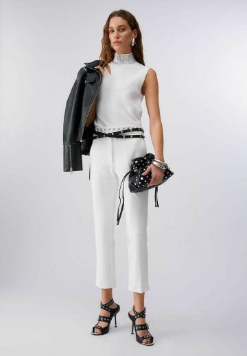 Блузка без рукавов