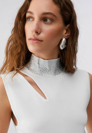 Блузка без рукавов