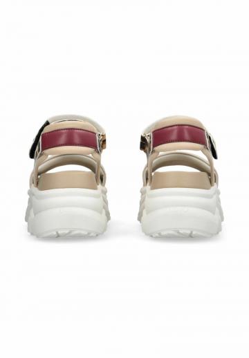 Босоножки на танкетке