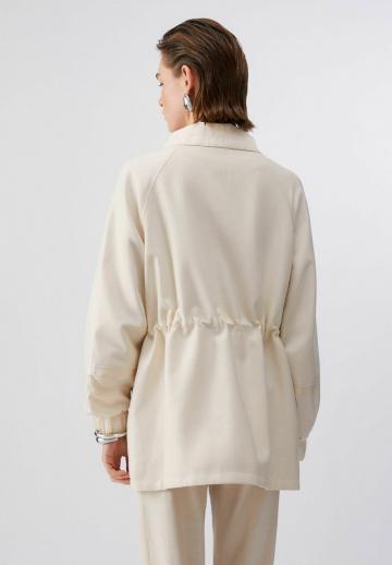 Короткое пальто