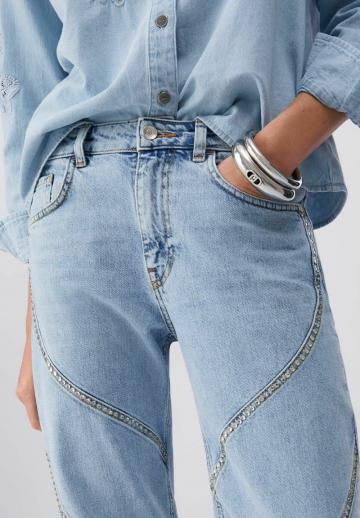 Прямые джинсы