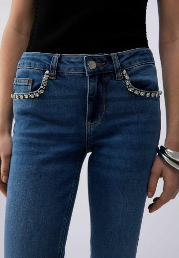 Короткие джинсы
