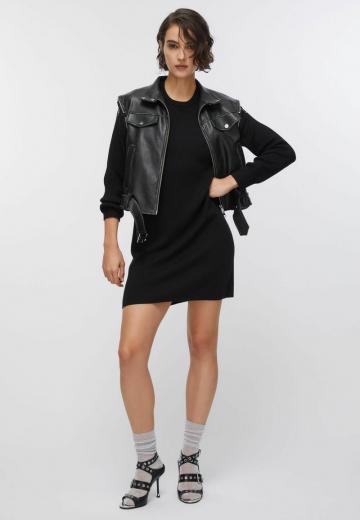 Вязаное платье