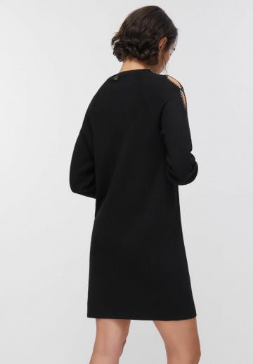 Вязаное платье