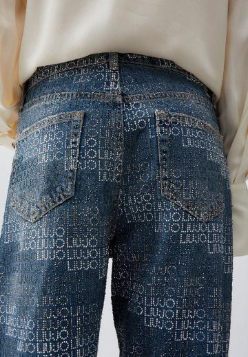 Прямые джинсы