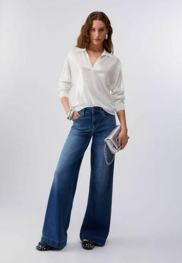 Пуловер с вырезом V