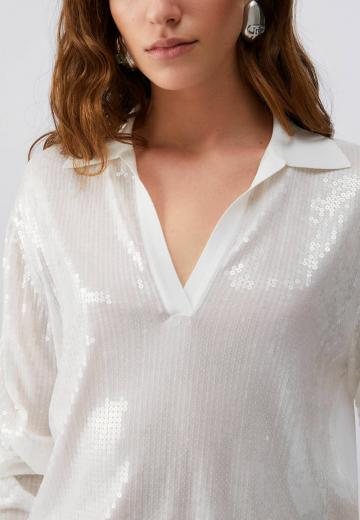 Пуловер с вырезом V