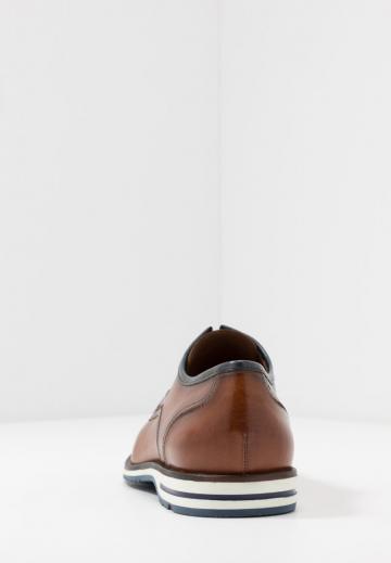 Ботинки на шнуровке