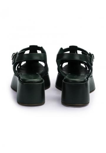 Босоножки на танкетке