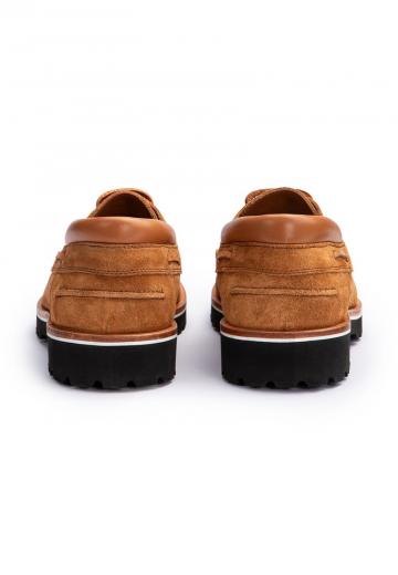 Ботинки на шнуровке