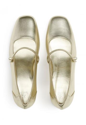 Туфли с высоким носом