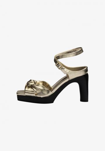 Босоножки на платформе