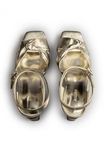 Босоножки на платформе