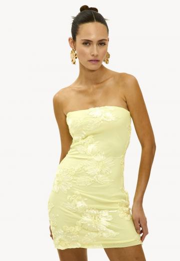 Платье без бретелек