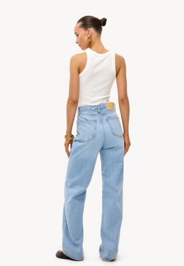 Прямые джинсы