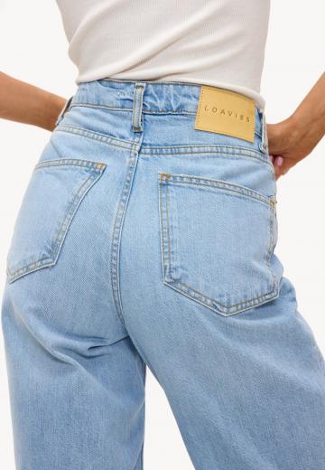 Прямые джинсы