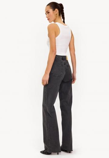 Прямые джинсы