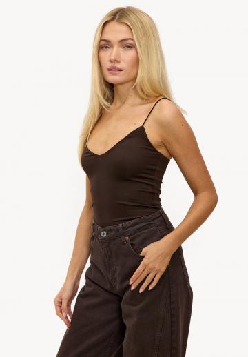 Топ на бретельках