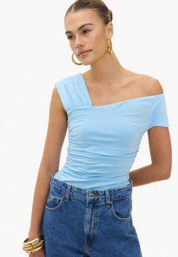 Блузка без рукавов