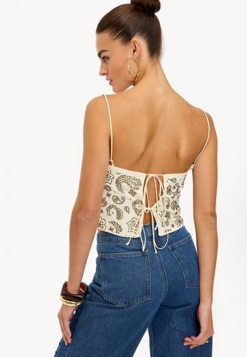 Топ на бретельках