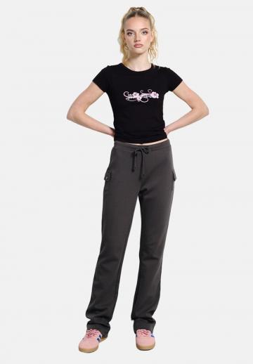 Брюки с накладными карманами